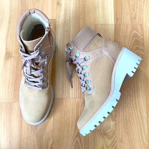 DolceVita Booties - Picture 1 of 12